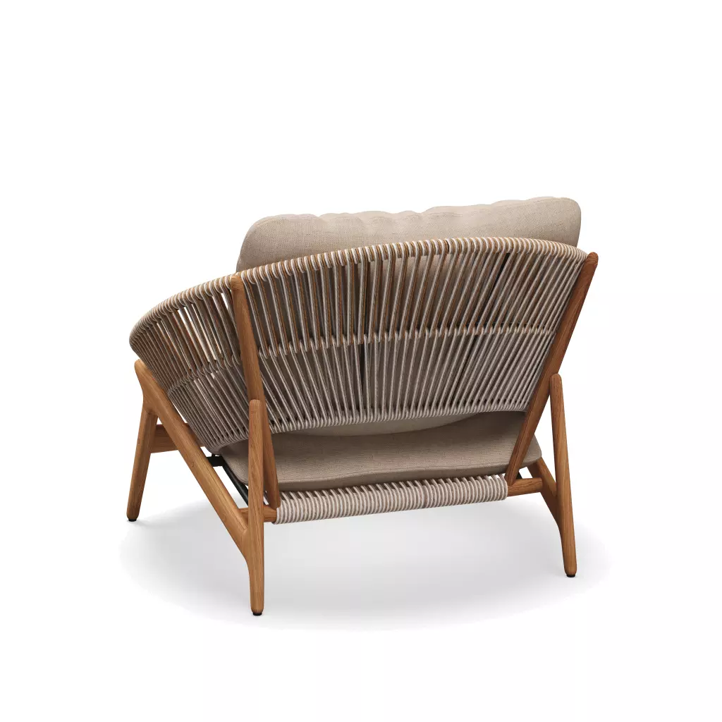 outdoor lounge chair