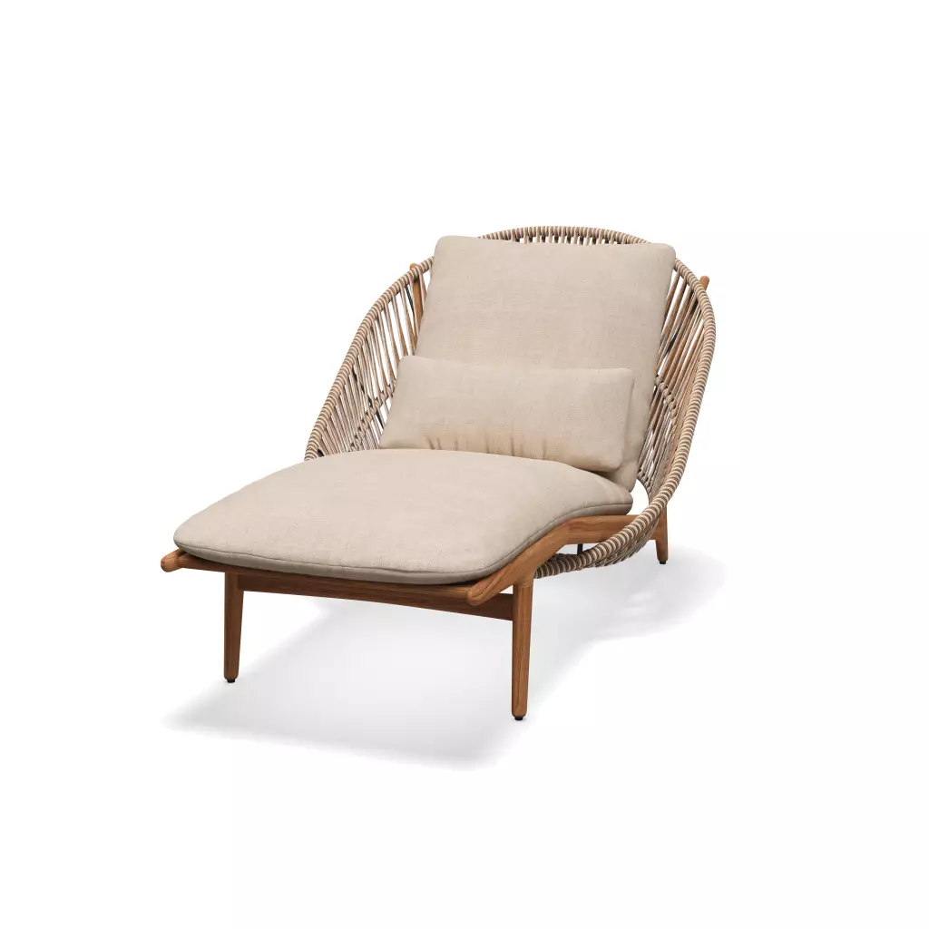 outdoor chaise