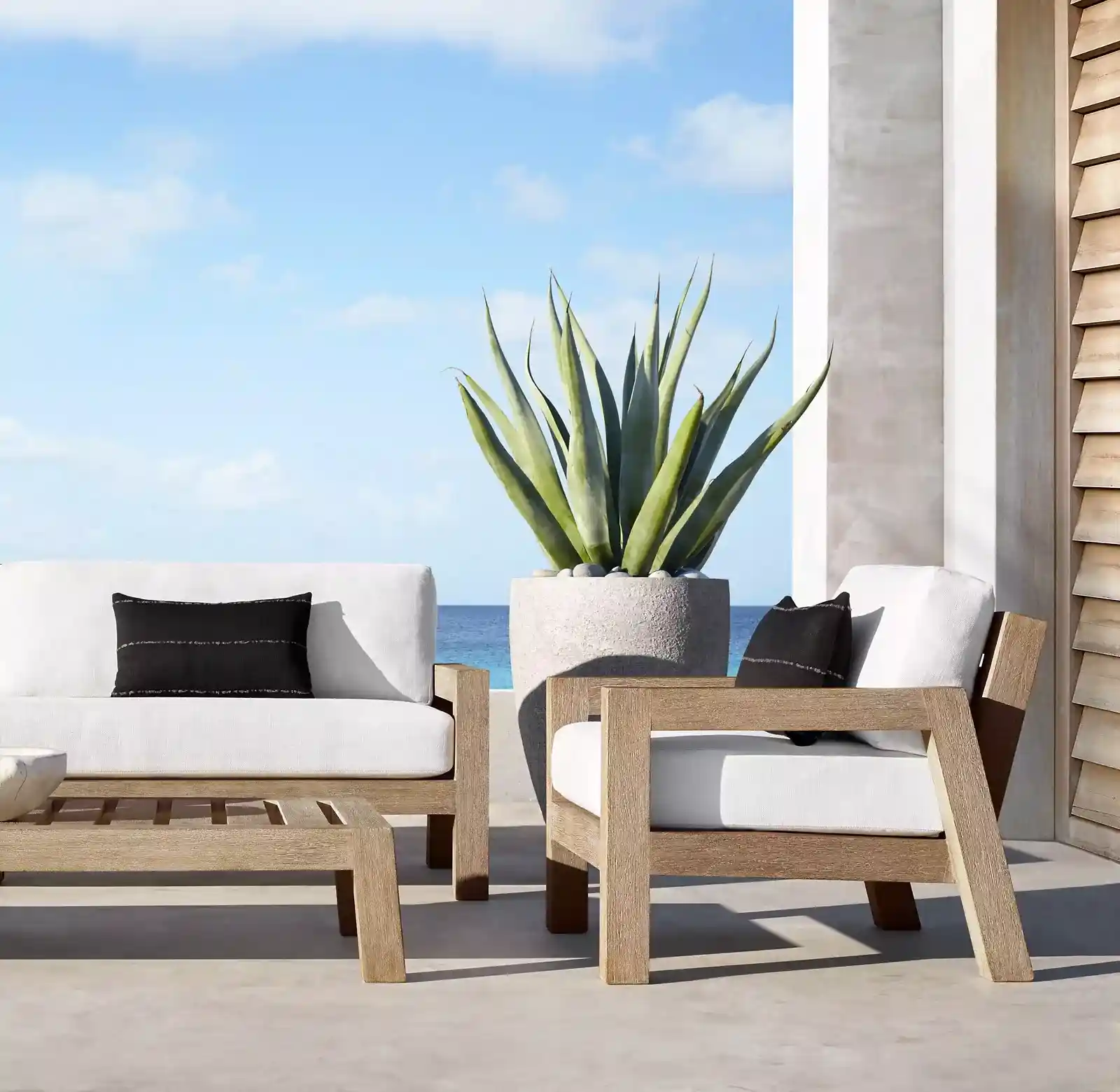 outdoor rectangular coffee table